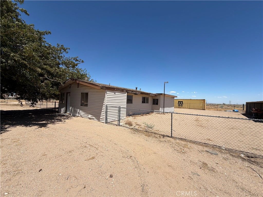11707 Goodwin Drive, Victorville, CA 92371