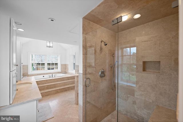 658 BROOKE RD, Wayne, PA 19087