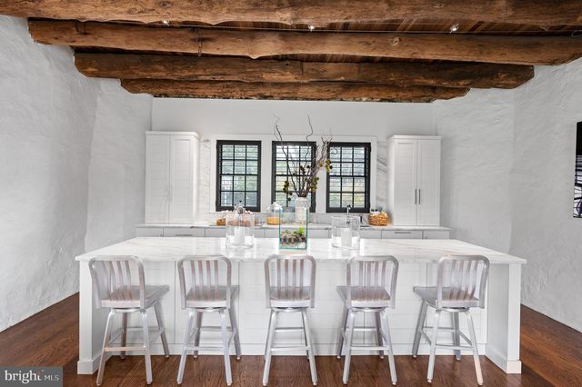 658 BROOKE RD, Wayne, PA 19087