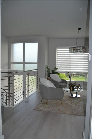 10347 NW 64th Ln, Doral, FL 33178