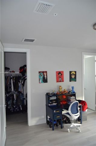 10347 NW 64th Ln, Doral, FL 33178