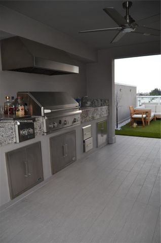 10347 NW 64th Ln, Doral, FL 33178