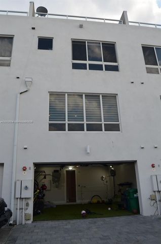 10347 NW 64th Ln, Doral, FL 33178