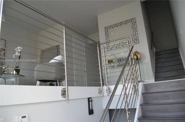 10347 NW 64th Ln, Doral, FL 33178