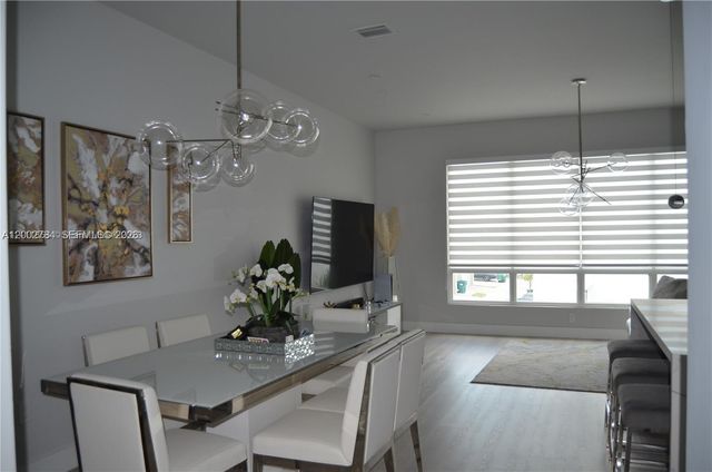 10347 NW 64th Ln, Doral, FL 33178