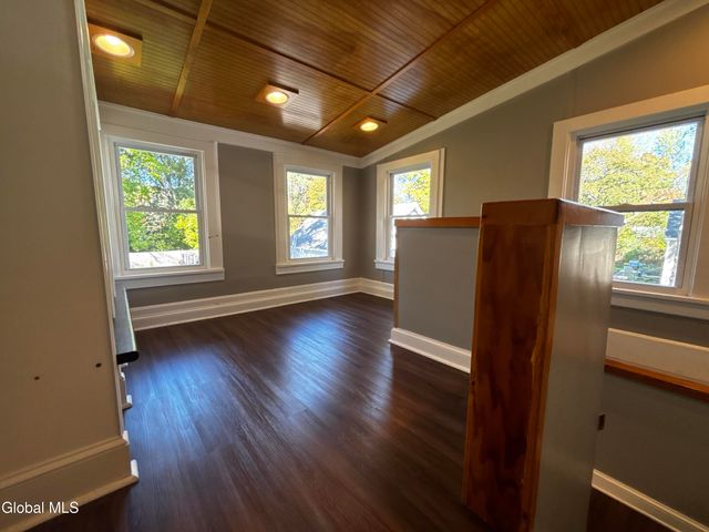 226 N Greenbush Road, North Greenbush, NY 12180