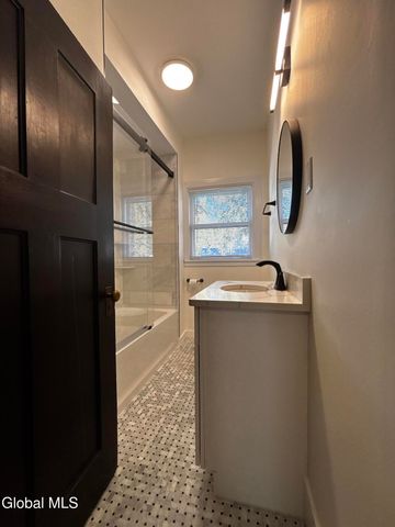 226 N Greenbush Road, North Greenbush, NY 12180