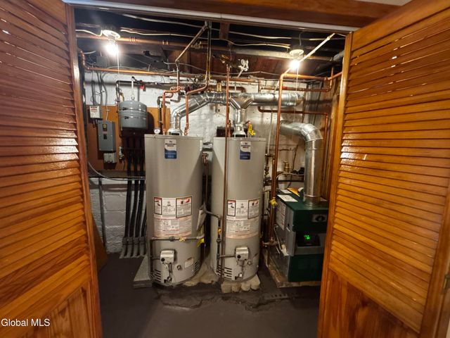 226 N Greenbush Road, North Greenbush, NY 12180