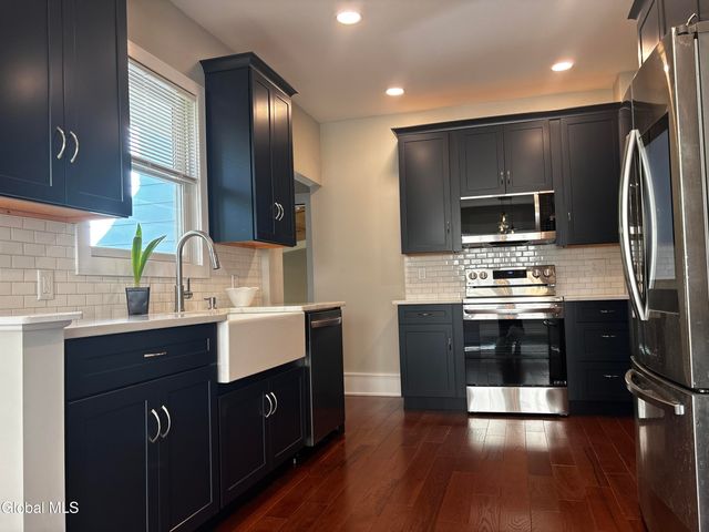 226 N Greenbush Road, North Greenbush, NY 12180