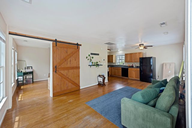 11 Smith Street, Charleston, SC 29401