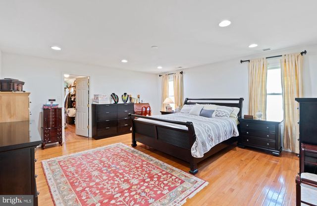 13 SCHINDLER LN, Monroe Township, NJ 08831