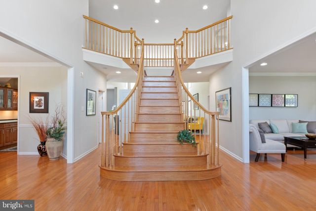 13 SCHINDLER LN, Monroe Township, NJ 08831