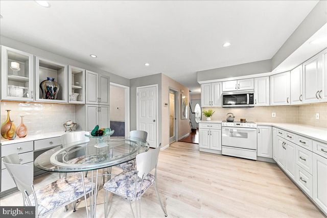 140 JUSTICE DR, Newtown, PA 18940