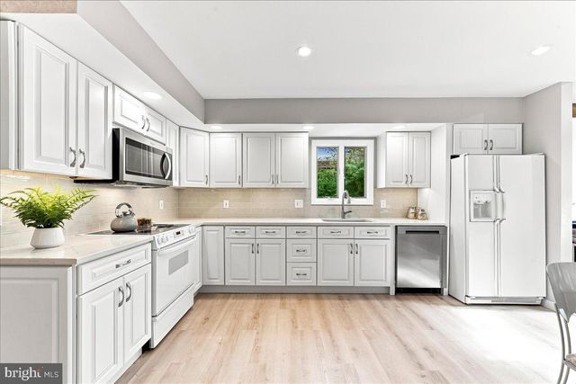 140 JUSTICE DR, Newtown, PA 18940