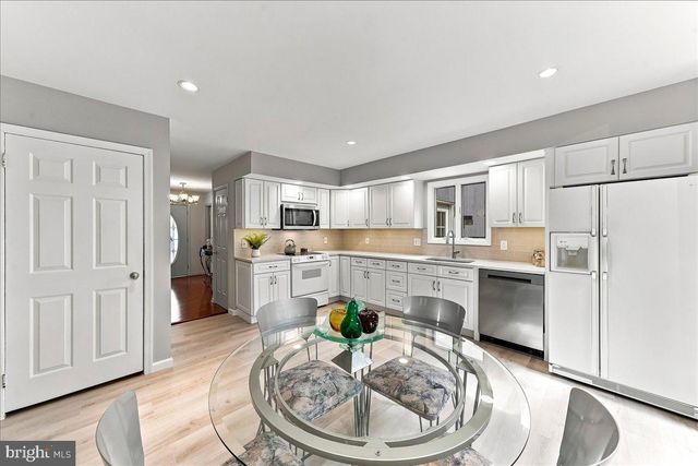140 JUSTICE DR, Newtown, PA 18940