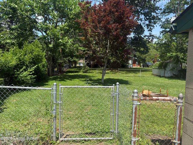 3607 Brendenwood Rd, Louisville, KY 40272