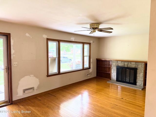 3607 Brendenwood Rd, Louisville, KY 40272