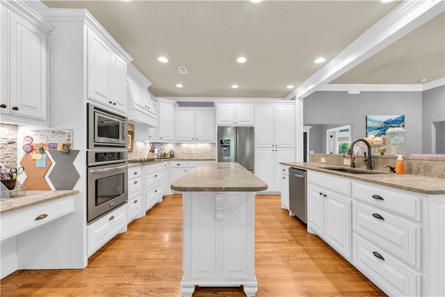3503 NE Oaktrace Avenue, Bentonville, AR 72712
