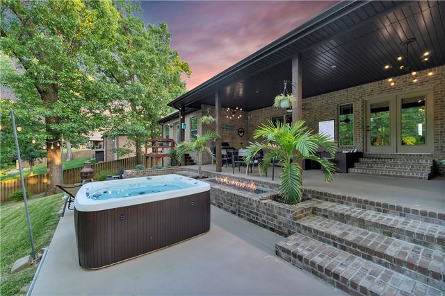 3503 NE Oaktrace Avenue, Bentonville, AR 72712