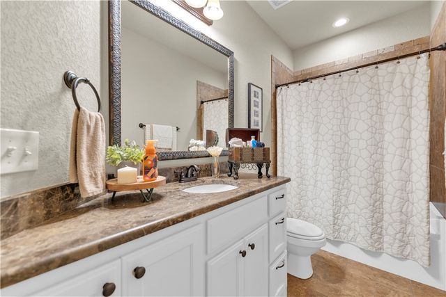 3503 NE Oaktrace Avenue, Bentonville, AR 72712