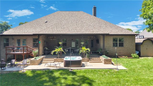 3503 NE Oaktrace Avenue, Bentonville, AR 72712