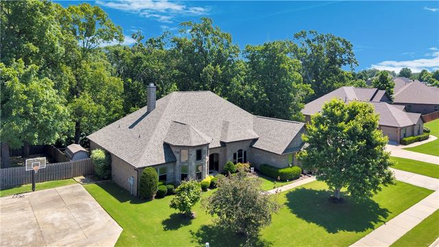 3503 NE Oaktrace Avenue, Bentonville, AR 72712