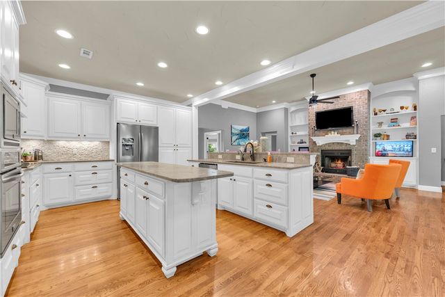 3503 NE Oaktrace Avenue, Bentonville, AR 72712