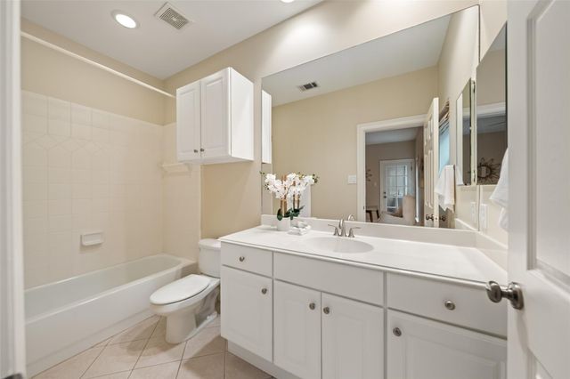 2708 Wroxton Road, West University Place, TX 77005