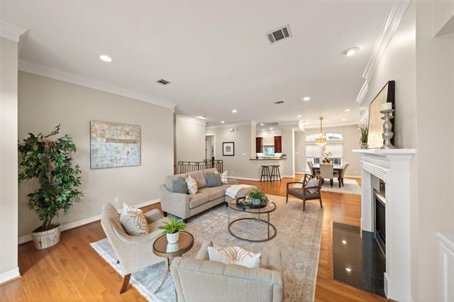 2708 Wroxton Road, West University Place, TX 77005