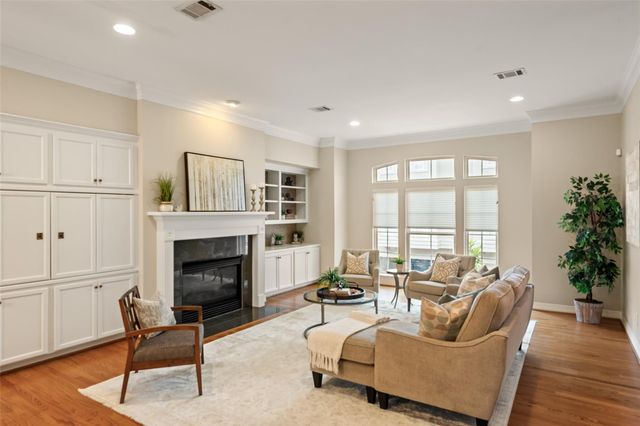 2708 Wroxton Road, West University Place, TX 77005
