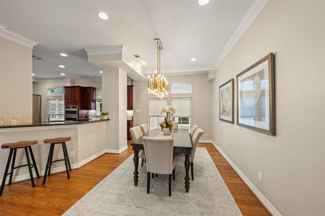 2708 Wroxton Road, West University Place, TX 77005
