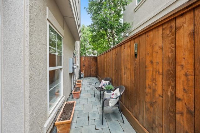 2708 Wroxton Road, West University Place, TX 77005