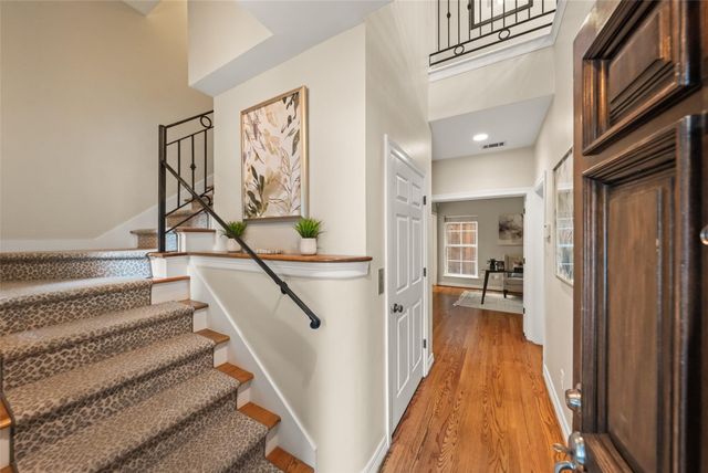2708 Wroxton Road, West University Place, TX 77005