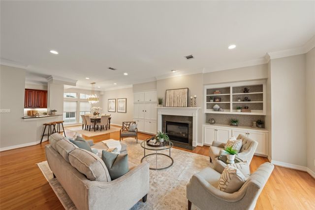 2708 Wroxton Road, West University Place, TX 77005