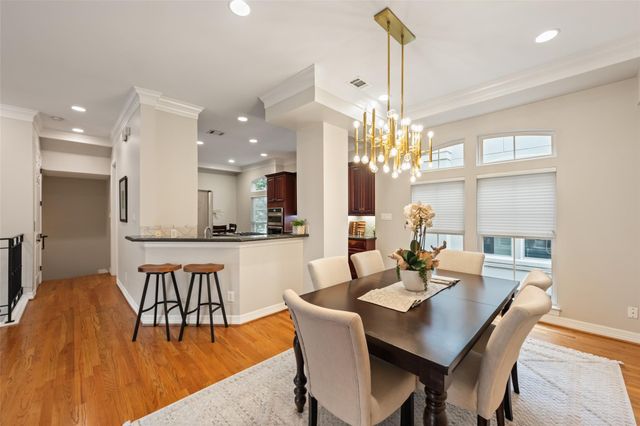2708 Wroxton Road, West University Place, TX 77005