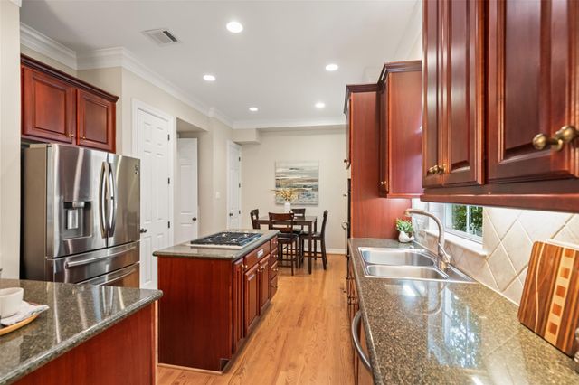 2708 Wroxton Road, West University Place, TX 77005