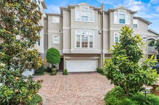 2708 Wroxton Road, West University Place, TX 77005
