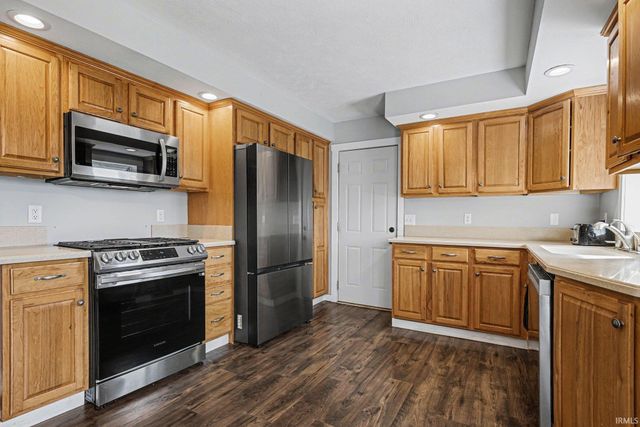 57423 Horseshoe Court, Goshen, IN 46528