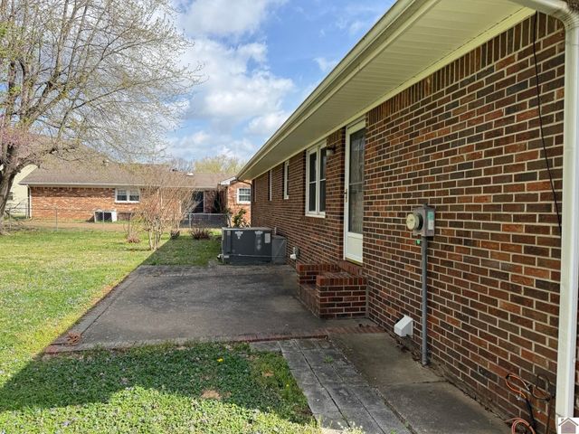 804 Guthrie Drive, Murray, KY 42071
