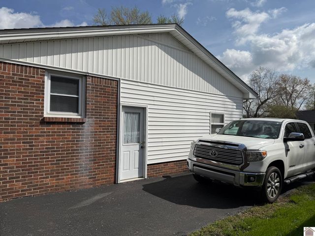 804 Guthrie Drive, Murray, KY 42071