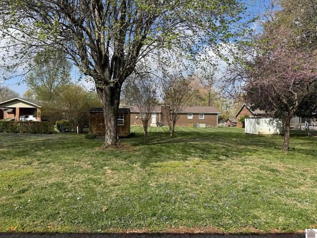 804 Guthrie Drive, Murray, KY 42071