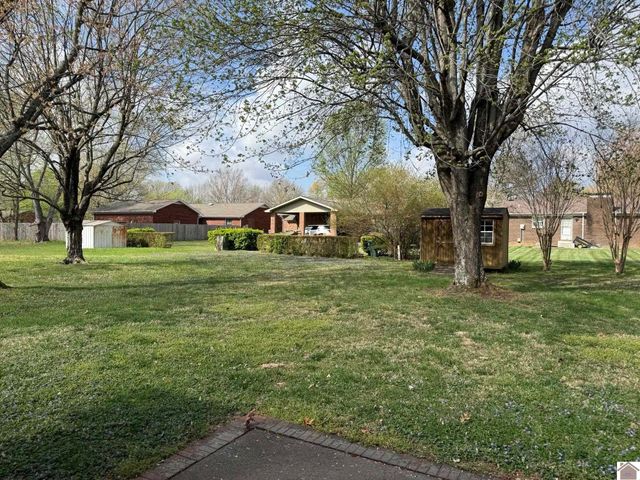 804 Guthrie Drive, Murray, KY 42071