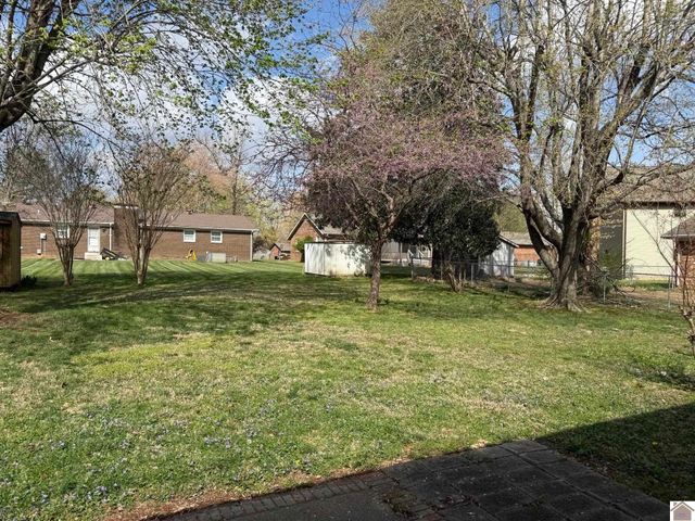 804 Guthrie Drive, Murray, KY 42071