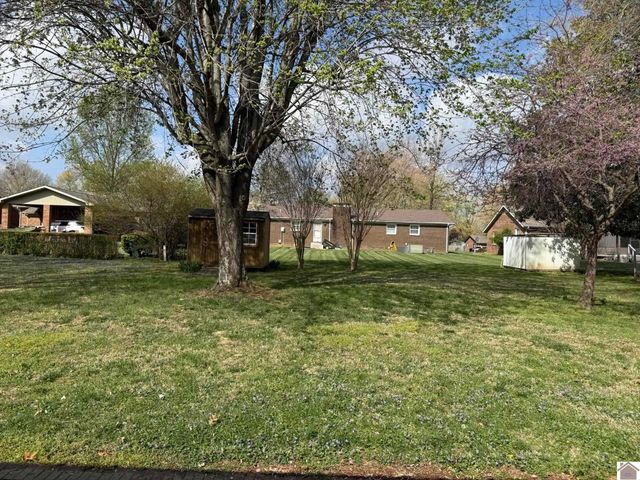 804 Guthrie Drive, Murray, KY 42071