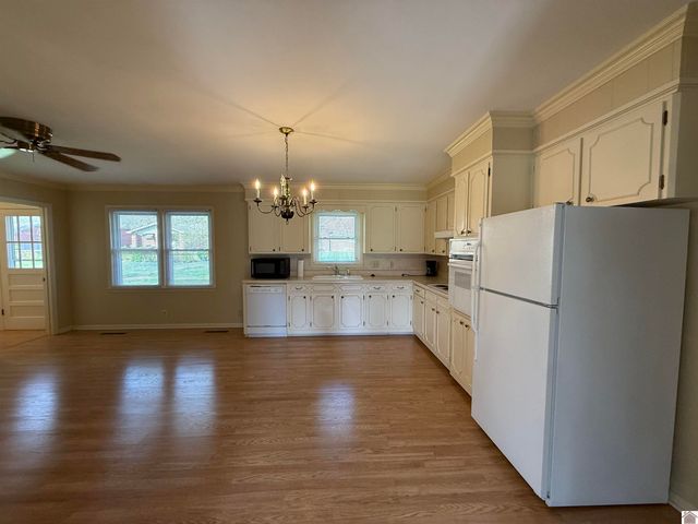 804 Guthrie Drive, Murray, KY 42071