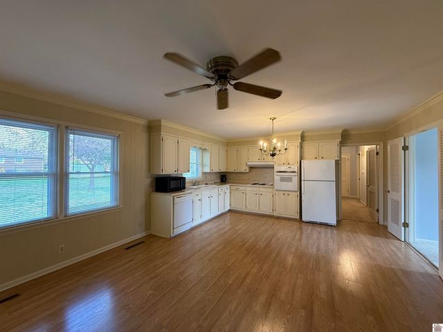 804 Guthrie Drive, Murray, KY 42071