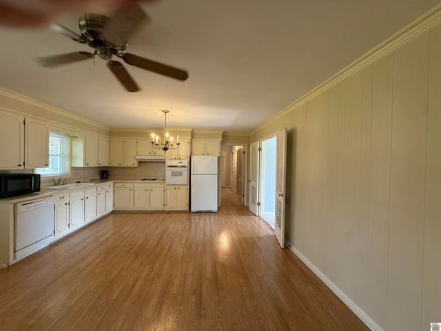 804 Guthrie Drive, Murray, KY 42071