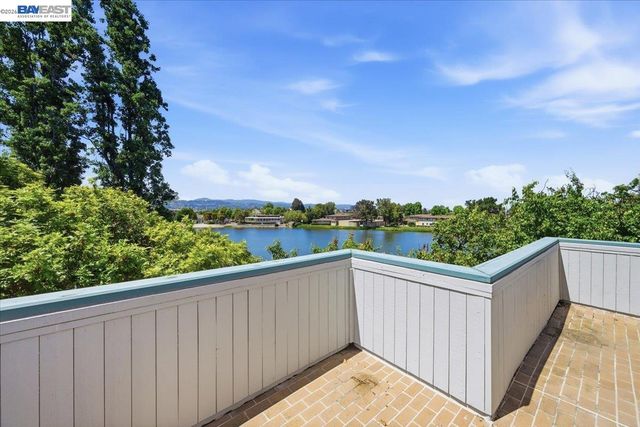 720 Promontory Point Ln 2205, Foster City, CA 94404