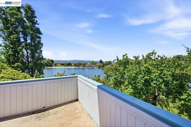 720 Promontory Point Ln 2205, Foster City, CA 94404