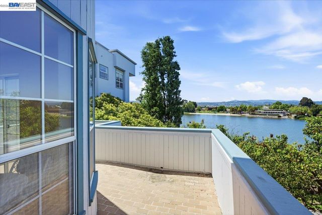720 Promontory Point Ln 2205, Foster City, CA 94404
